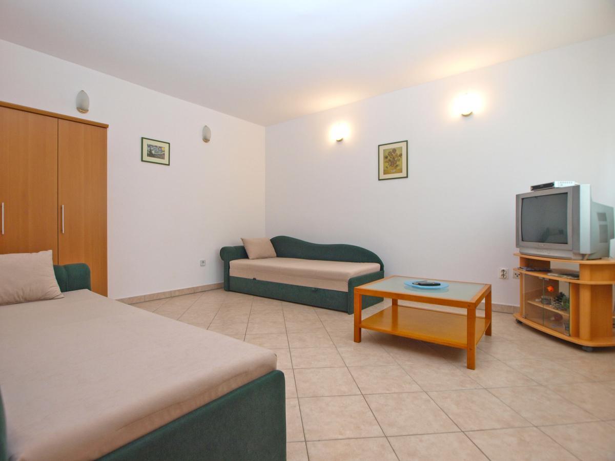 Apartment Alma 1600 Póla Kültér fotó