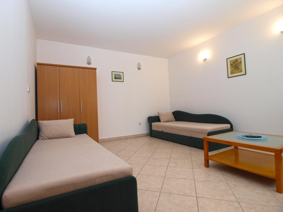 Apartment Alma 1600 Póla Kültér fotó